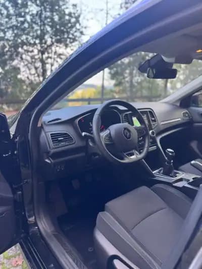 Vendo Renault Mégane Break 2022 - 17500 EUR, 116925 km - AUTO.MOTO.pt