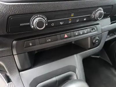 Sell Peugeot Expert 2024 - 21990 EUR, 21500 km - AUTO.MOTO.pt