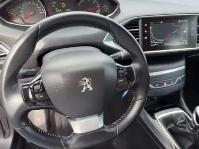 Vendo Peugeot 308 SW 2017 - 10900 EUR, 176200 km - AUTO.MOTO.pt