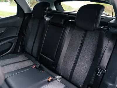 Vendo Peugeot 3008 2018 - 15990 EUR, 154712 km - AUTO.MOTO.pt