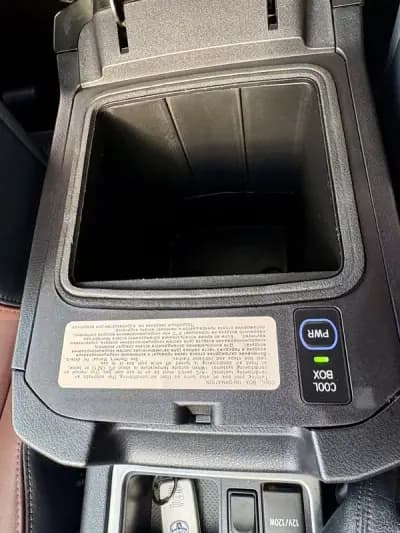 Vendo Toyota Land Cruiser 2015 - 59900 EUR, 145722 km - AUTO.MOTO.pt