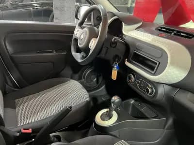 Vendo Renault Twingo 2022 - 13900 EUR, 6145 km - AUTO.MOTO.pt