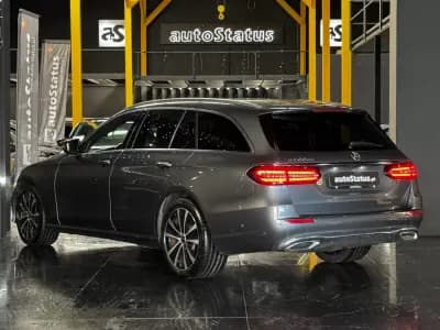 Vendo Mercedes-Benz E 300 2023 - 44990 EUR, 56100 km - AUTO.MOTO.pt