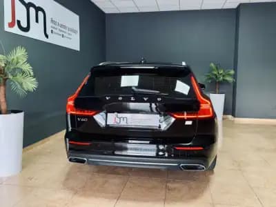 Sell Volvo V60 2022 - 25990 EUR, 149741 km - AUTO.MOTO.pt