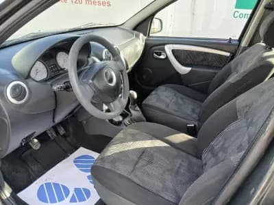 Vendo Dacia Sandero 2012 - 5750 EUR, 158792 km - AUTO.MOTO.pt