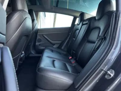 Vendo Tesla Model 3 2022 - 29990 EUR, 125900 km - AUTO.MOTO.pt