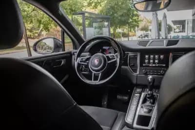Vendo Porsche Macan 2018 - 59990 EUR, 99798 km - AUTO.MOTO.pt