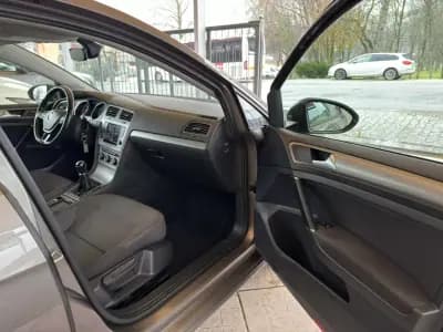Vendo Volkswagen Golf 2017 - 15950 EUR, 175038 km - AUTO.MOTO.pt