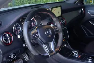 Vendo Mercedes-Benz GLA 45 AMG 2015 - 34900 EUR, 49200 km - AUTO.MOTO.pt