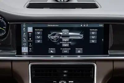 Sell Porsche Panamera Sport Turismo 2018 - 69950 EUR, 133000 km - AUTO.MOTO.pt