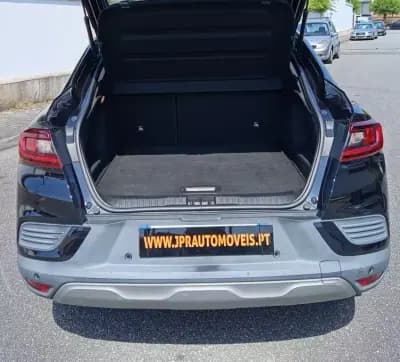 Vendo Renault Arkana 2022 - 21990 EUR, 99740 km - AUTO.MOTO.pt