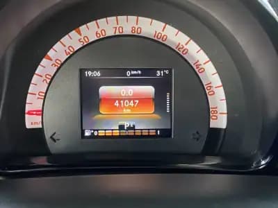 Sell Smart Fortwo Cabrio 2019 - 17900 EUR, 40794 km - AUTO.MOTO.pt