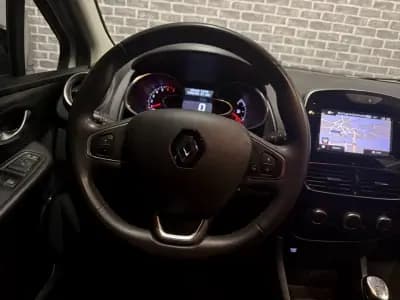 Vendo Renault Clio 2018 - 10999 EUR, 89000 km - AUTO.MOTO.pt