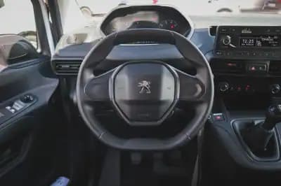 Vendo Peugeot Partner 1.6 BlueHDi Style 2019 - 12500 EUR, 174520 km - AUTO.MOTO.pt