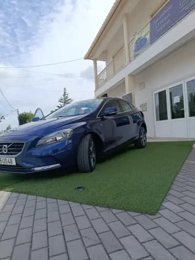 Vendo Volvo V40 2015 - 13999 EUR, 116000 km - AUTO.MOTO.pt