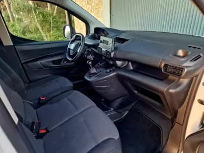 Vendo Peugeot Partner 2021 - 13990 EUR, 106734 km - AUTO.MOTO.pt