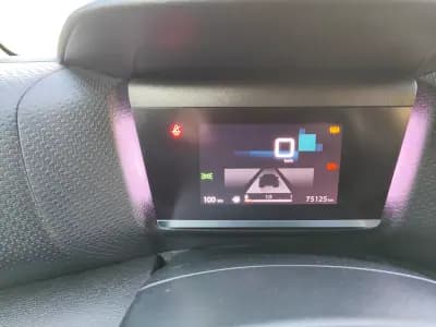 Vendo Citroën C4 2022 - 17900 EUR, 75500 km - AUTO.MOTO.pt