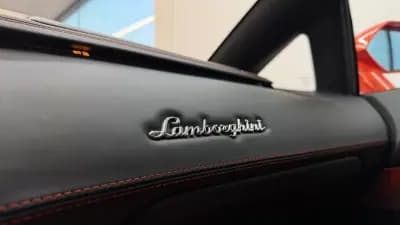 Sell Lamborghini Aventador 2012 - 349900 EUR, 17929 km - AUTO.MOTO.pt