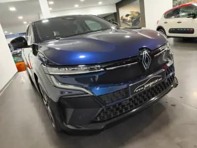 Vendo Renault Mégane E-Tech 2023 - 26500 EUR, 45000 km - AUTO.MOTO.pt