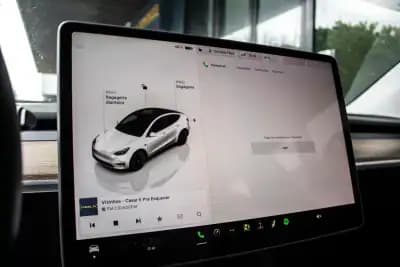 Sell Tesla Model Y 2023 - 37990 EUR, 39034 km - AUTO.MOTO.pt