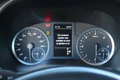 Sell Mercedes-Benz Vito Tourer 2021 - 29900 EUR, 202585 km - AUTO.MOTO.pt