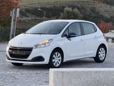Vendo Peugeot 208 2016 - 7500 EUR, 121000 km - AUTO.MOTO.pt