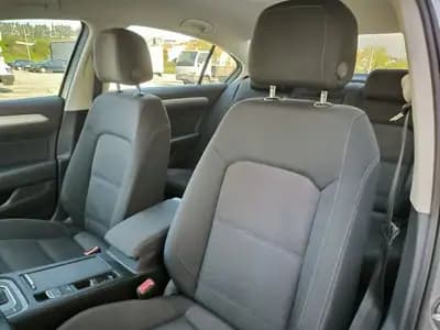 Vendo Volkswagen Passat 2019 - 18950 EUR, 155079 km - AUTO.MOTO.pt