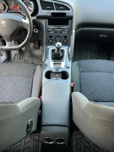 Vendo Peugeot 3008 2014 - 10950 EUR, 233000 km - AUTO.MOTO.pt