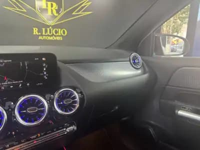 Vendo Mercedes-Benz GLA 200 2022 - 41500 EUR, 75069 km - AUTO.MOTO.pt