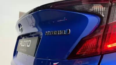 Vendo Toyota C-HR 2022 - 23990 EUR, 137566 km - AUTO.MOTO.pt