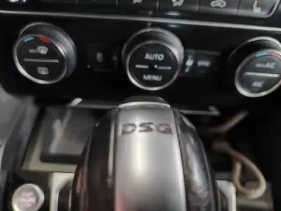 Vendo Volkswagen Passat Variant 2018 - 21990 EUR, 137500 km - AUTO.MOTO.pt