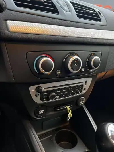 Sell Renault Mégane Sport Tourer 2013 - 4900 EUR, 257854 km - AUTO.MOTO.pt