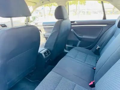 Vendo Volkswagen Jetta 2010 - 8000 EUR, 170000 km - AUTO.MOTO.pt