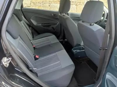 Vendo Ford Fiesta 2010 - 6490 EUR, 193000 km - AUTO.MOTO.pt