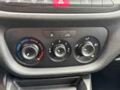 Vendo Fiat Doblo 2019 - 7900 EUR, 191383 km - AUTO.MOTO.pt