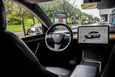 Sell Tesla Model Y 2023 - 37990 EUR, 39034 km - AUTO.MOTO.pt