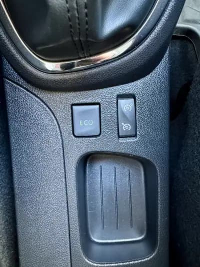 Vendo Renault Captur 2017 - 14500 EUR, 69158 km - AUTO.MOTO.pt