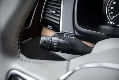 Sell Volvo XC 90 2016 - 24990 EUR, 206775 km - AUTO.MOTO.pt