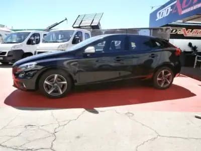 Vendo Volvo V40 2017 - 16800 EUR, 170641 km - AUTO.MOTO.pt
