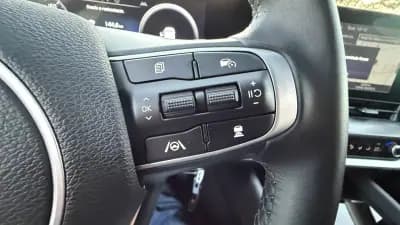 Vendo Kia Sportage 2024 - 34990 EUR, 5360 km - AUTO.MOTO.pt