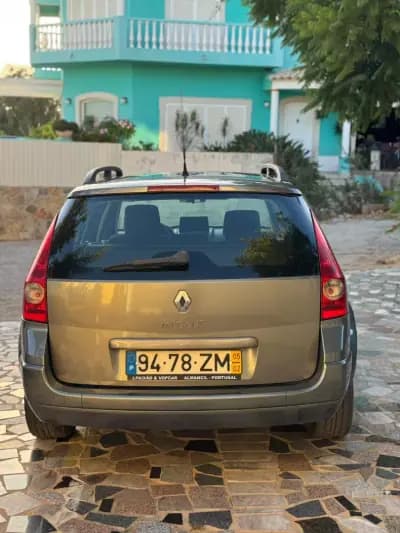 Sell Renault Mégane 2005 - 5500 EUR, 205713 km - AUTO.MOTO.pt