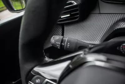 Vendo Peugeot 2008 2020 - 15450 EUR, 125449 km - AUTO.MOTO.pt