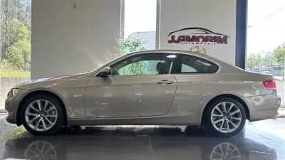 Vendo BMW 330 2007 - 19330 EUR, 59121 km - AUTO.MOTO.pt