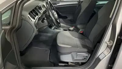 Vendo Volkswagen e-Golf 2016 - 9990 EUR, 130000 km - AUTO.MOTO.pt