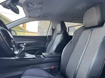 Vendo Peugeot 5008 2018 - 20500 EUR, 137000 km - AUTO.MOTO.pt