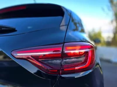 Vendo Renault Clio 2023 - 14750 EUR, 24600 km - AUTO.MOTO.pt