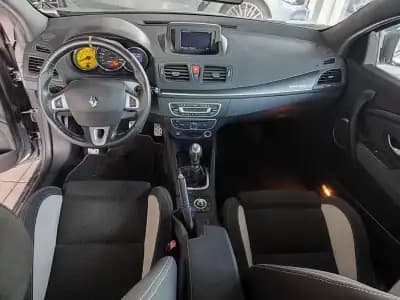 Vendo Renault Mégane Coupe 2010 - 18950 EUR, 157000 km - AUTO.MOTO.pt