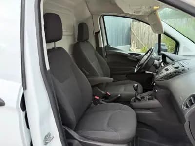 Sell Ford Transit Courier 2019 - 9990 EUR, 169990 km - AUTO.MOTO.pt