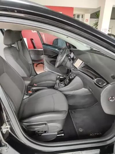 Vendo Opel Astra Sports Tourer 2016 - 8890 EUR, 174600 km - AUTO.MOTO.pt