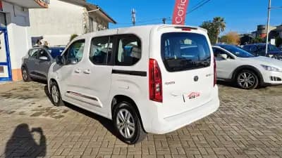 Sell Toyota Proace City Verso 2022 - 22900 EUR, 171567 km - AUTO.MOTO.pt